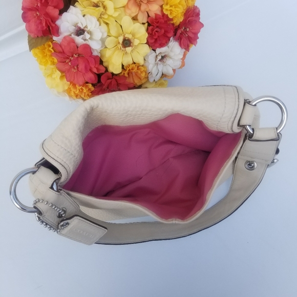 No longer available- COACH HANDBAG CREAM COLOR - Picture 4 of 16